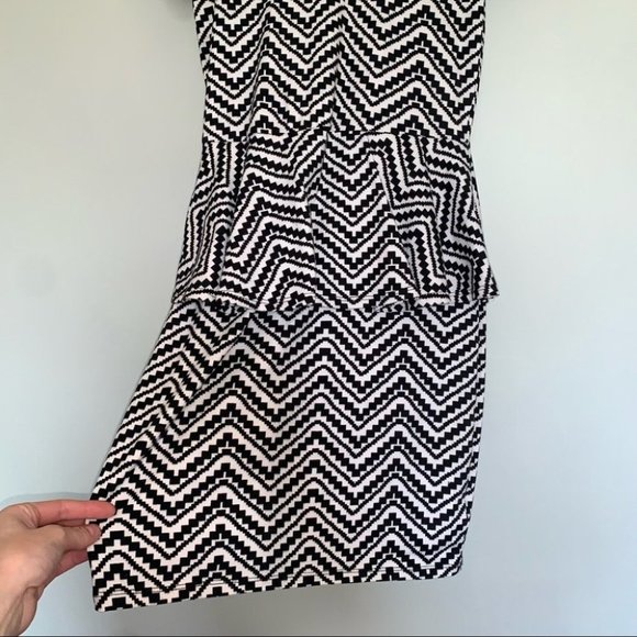 Stella Tweed Peplum Dress Size‎ Medium Black & White Chevron Short  Sleeve - Picture 3 of 7
